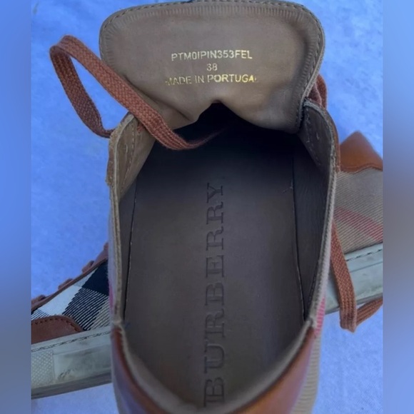 SOLD‼️‼️‼️🎊 Burberry shoes size 38 - Picture 3 of 3